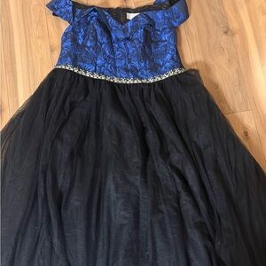 Sydney's Closet Plus Size Prom dress size 22 Royal Blue Black Style SC7271